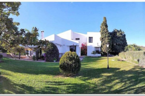 Cortijo alberca blanca beach